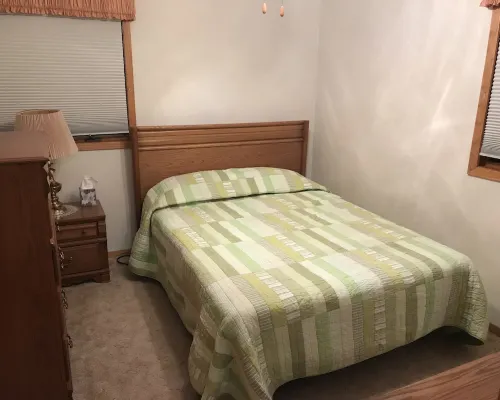 Cozy House in Central Park Neighborhood of Superior, Wisconsin. 2 Br Sleeps 8 蘇必利爾住宿飯店