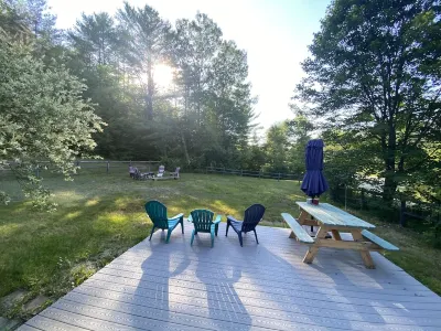Cozy Cottage w/ Lil' Pond, Fenced Yard & Firepit (Dog friendly