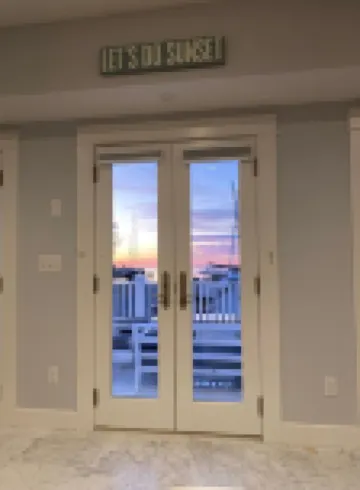 The Crows Nest. <br>Sunsets at the Harbor. Enjoy bird’s eye view. Unique location!