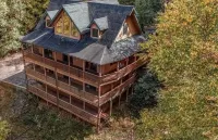 3 level cabin on Mt Mitchell golf course