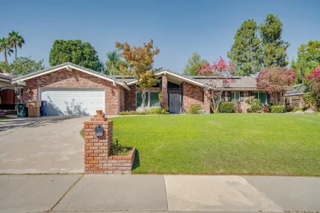 Your Poolside Hideaway