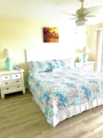1-bedroom condo just a short walk to Anna Maria Beach