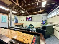 So Close You Can Almost Smell The Chocolate! Hotels in Palmyra