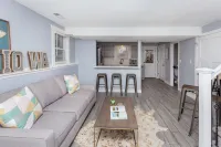 A Charming Home Minutes to Downtown, Zoo, & Airport with Hidden Reading Nook!