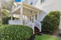 Updated Villa- Coral Lagoon 3Bed 2.5 Bath Luxury Home