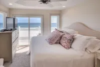 Gulf Front Oasis, Private Heated Pool-Opt, 5 Br, Gorgeous Beach Views, Sleeps 12
