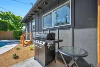 Unique Modern Home W/Pool 프레즈노 호텔