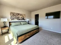 Grandview Getaway offers spectacular views overlooking the Clearwarter river.