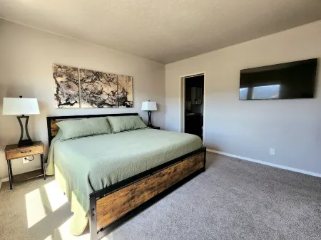 Grandview Getaway offers spectacular views overlooking the Clearwarter river.