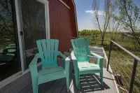 Charming retreat close to downtown, hiking, lakes, 3 acre and private Hotel a La Plata County