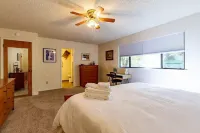 Sugar Pine Cabin 2BD 2BTH - Jacuzzi - KING Beds