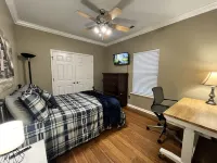 Entire Home in Hamburg! Hotels near Kroger Marketplace