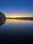 Cozy 3-bedroom Lake house with fiber Wifi, Boathouse & Dock on Lake Sinclair