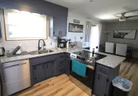 The Maine House in State College - 2 miles to PSU via walking path or car!