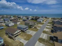 Adorable Beach Box, Very short walk to the beach Access!