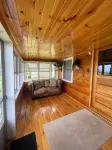 Cozy Cabin with beautiful view of Lake Michigan. Pet Friendly