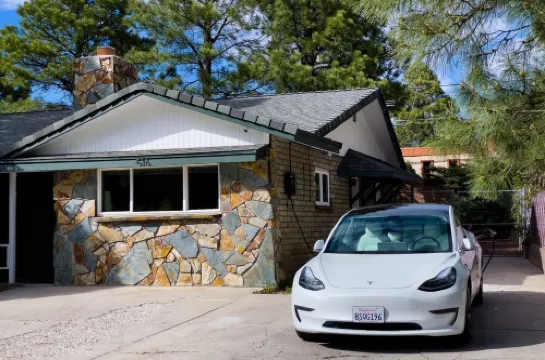CherryHill Downtown - Techie Modern STUDIO Super Clean! A/C & EV L2