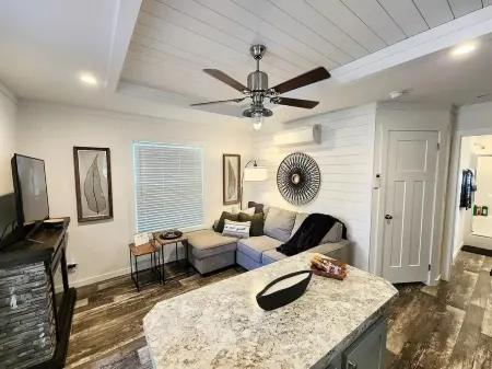 Clearwater Cottage A Отели в г. Пайни