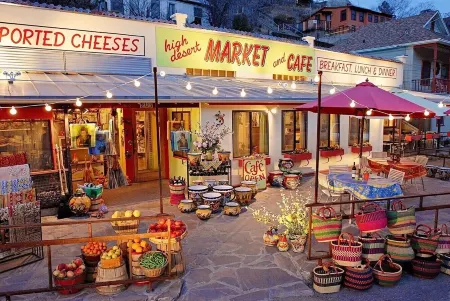 Private Mountain View Retreat Near Downtown Bisbee Отели в г. Бисби