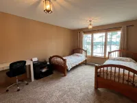 Waterfront private quiet family home, 15 min from Lake Winnipesaukee