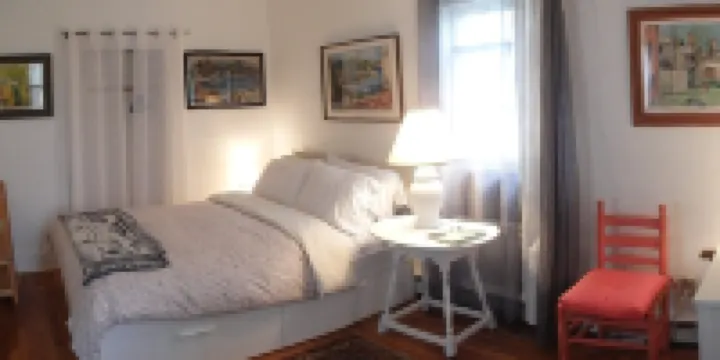 2 Bedroom Private Apt. in 1825 Whaler's Home on Duck Creek