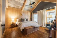 Luxe Cabin Retreat HotTub • 20 min Blue Ridge• Vineyards•Games• Firepit• Pets