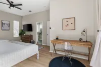 Stunning North Austin Home! Safe Neighborhood, Family Friendly.