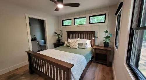 Valley Overlook, Peninsula, Ohio - Luxury Cabin adjoins National Park