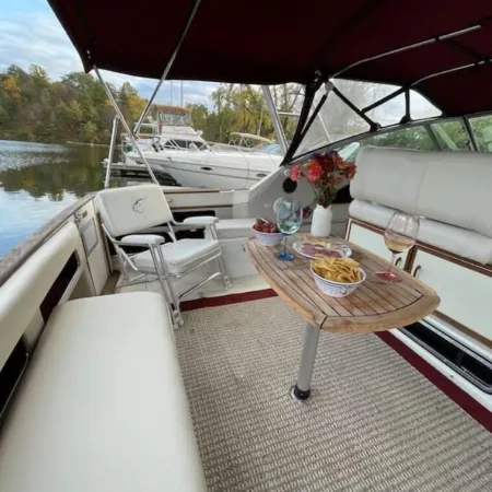 Private Yacht on Catskill Creek