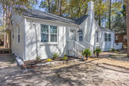 Forest Hills Manor w/ King Bed