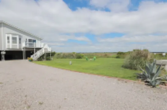 Amazing Coastal Views/Beach 3 Min/Fully Stocked, Family Friendly, Fun, Games!