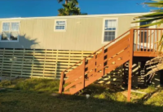 Charming Cottage I on Dickinson Bay