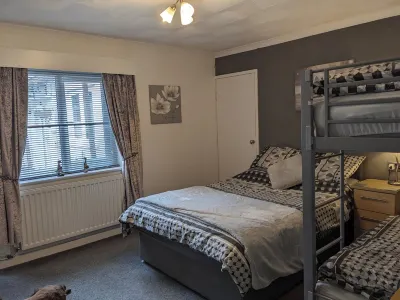 Canol Cae Cottage Jasmine in Penrhyndeudraeth near Porthmadog. Pet Friendly.