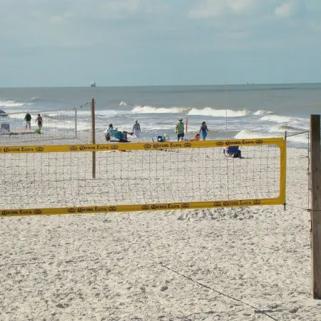BEACH, POOL, SUNSETS in the Heart of Old Naples!