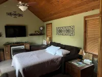 Riverside cabin with excellent kayaking and fishing