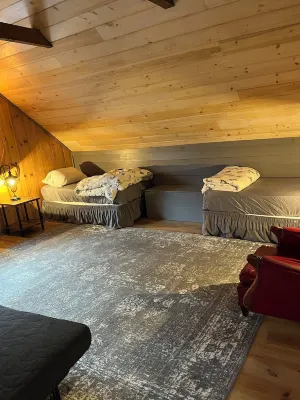 Newly Renovated Post & Beam Style Barn.