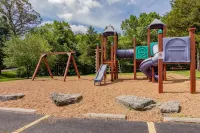 Perfect Family friendly Branson Getaway! Pool, Golf, awesome amenities!