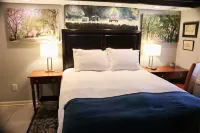 Five Minutes from Keeneland! Hotels in Woodford County