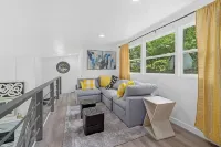 Jaw-dropping artistic mid-century modern home! Close to medical centers