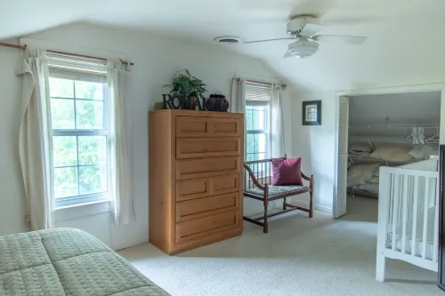 Charlevoix Family Home ~  in Town Home, Newly Renovated, Fire Pit, Hot Tub!!! - バルコニー