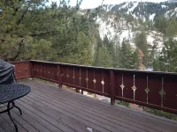 NORTH LAKE TAHOE VACATION RENTAL WITH SKI AND MOUNTAIN VIEWS, HIKE & BIKE TRAILS