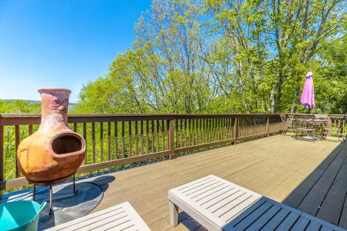 Lookout Mtn View! STEAM Shower, Fenced Yard 🐶⛰️