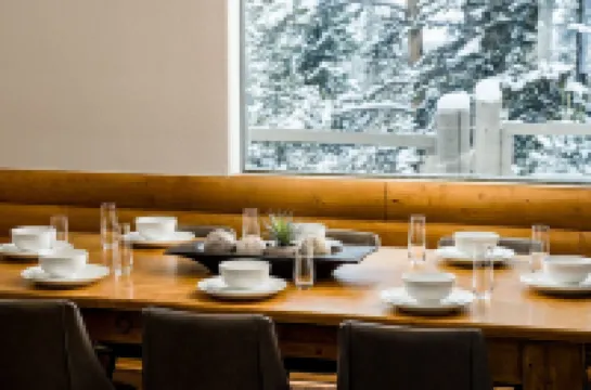 Cozy Breck Chalet - Private Sauna, Hot Tub, Fire Pit + 1.5mi to Breckenridge!!