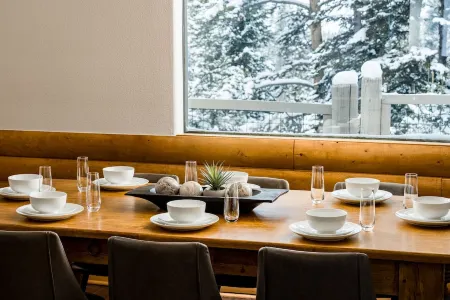 Cozy Breck Chalet - Private Sauna, Hot Tub, Fire Pit + 1.5mi to Breckenridge!!