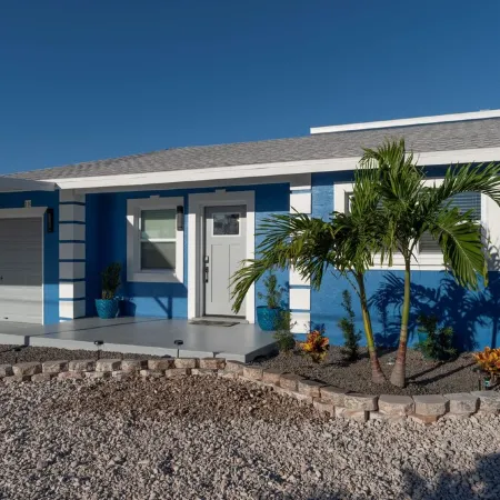 Waterfront 5Br Luxury Home – Pool, Spa, Boat Lift, Putting Green, Fire Pit