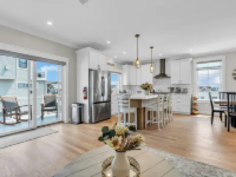 1 block to beach, Beach Equipment, Linens + Towels, 8 beach badges Hotels in Seaside Park