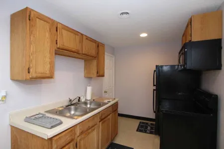 Cozy 2 Bedroom Отели в г. Сент-Клэр