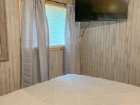 •New• Tiny Home Getaway Hotels in Hogback