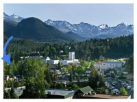 Modern Luxury! Central Downtown Condo with parkingLicense #6072)