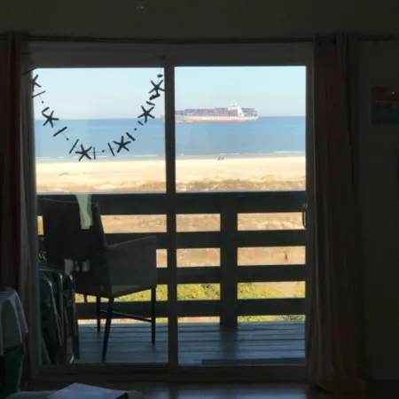 As seen on HGTV - TRULY AN OCEANFRONT PARADISE Отели рядом с достопримечательностью «Cockspur Island Lighthouse»